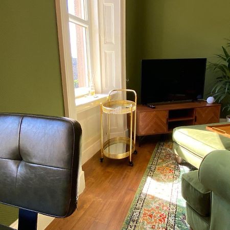 Arbroath Luxury Apartment In Mcm Style Ngoại thất bức ảnh